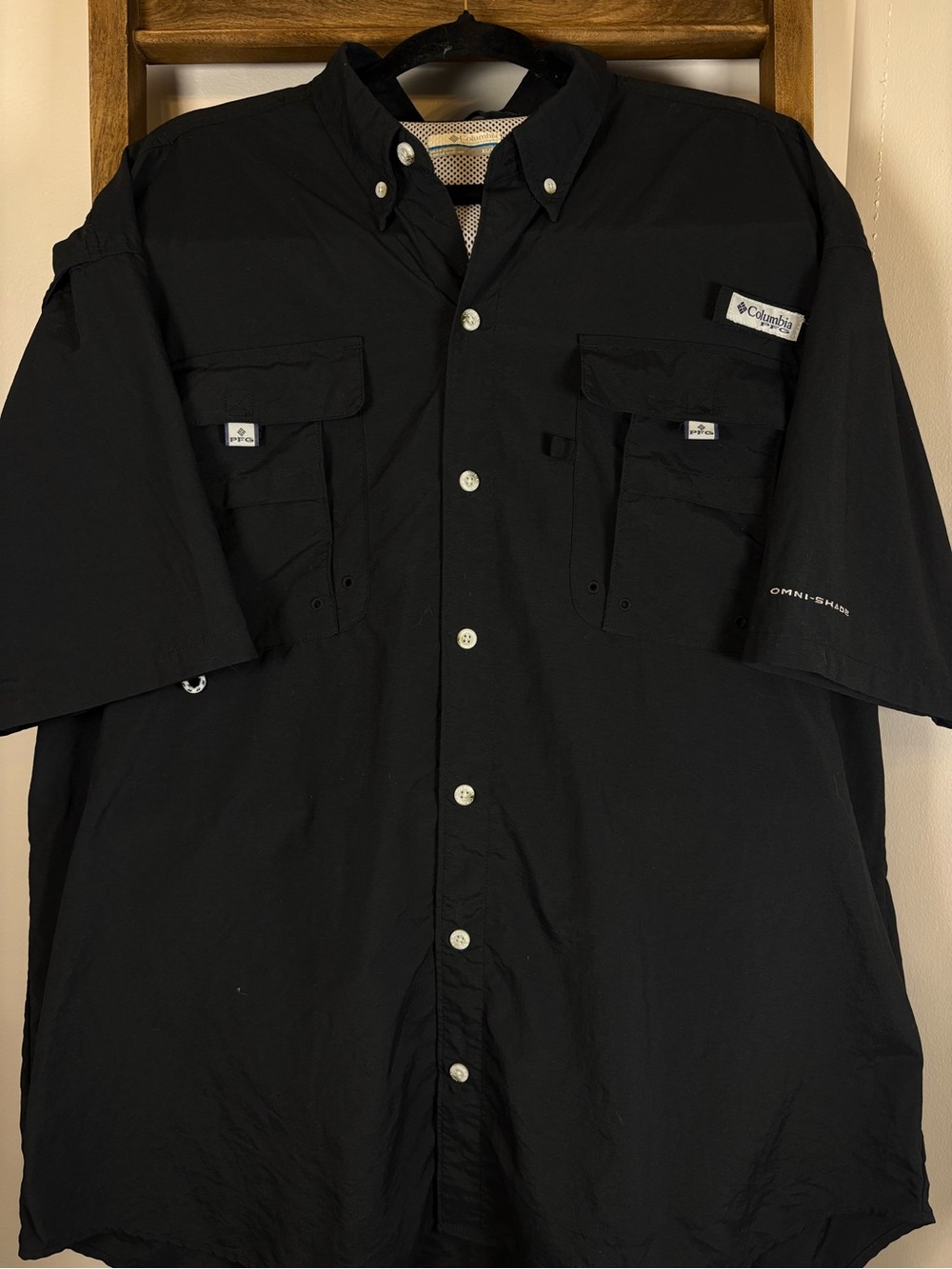 Columbia Black Short-Sleeve Omni-Shade Fishing Shirt